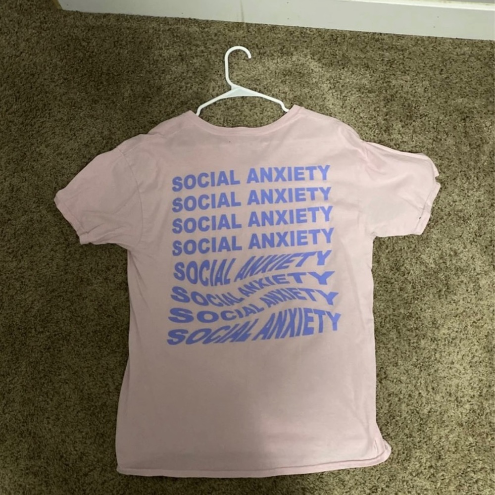 Men’s graphic tee worn once for Valentine’s Day and is yet to be worn since.